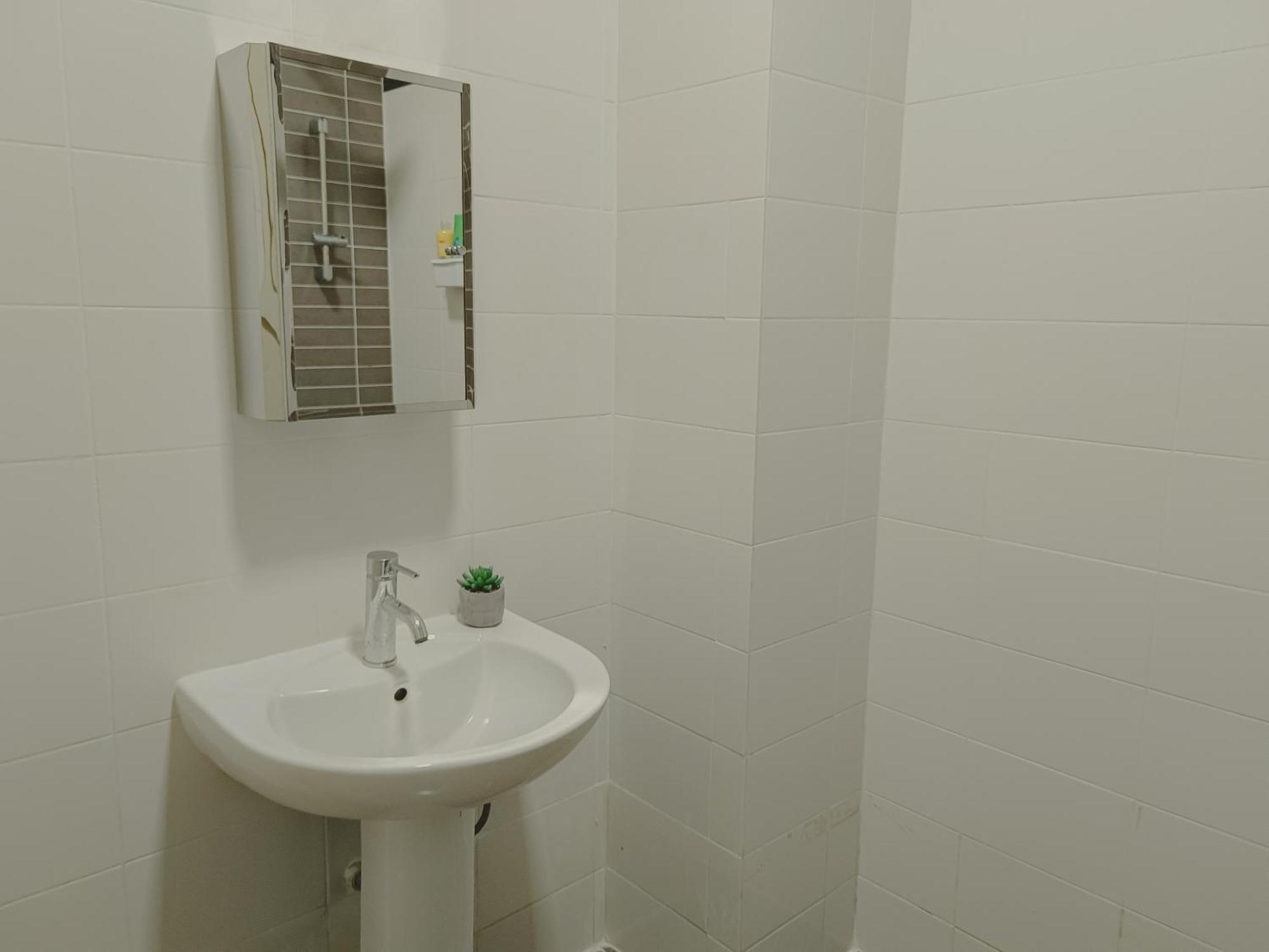 Apartment -lake View- Mount Austin Ikea Toppen 10 Mins - B108